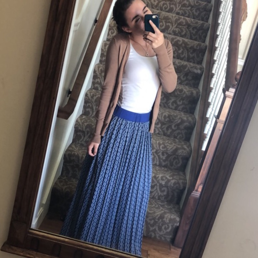 Float, pleated, maxi skirt